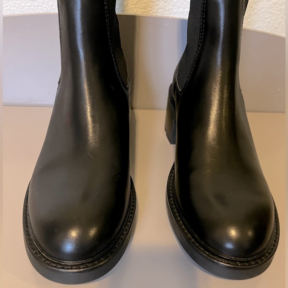 Steve Madden Kiley Black Chelsea Heeled Bootie 9M - Picture 5 of 8